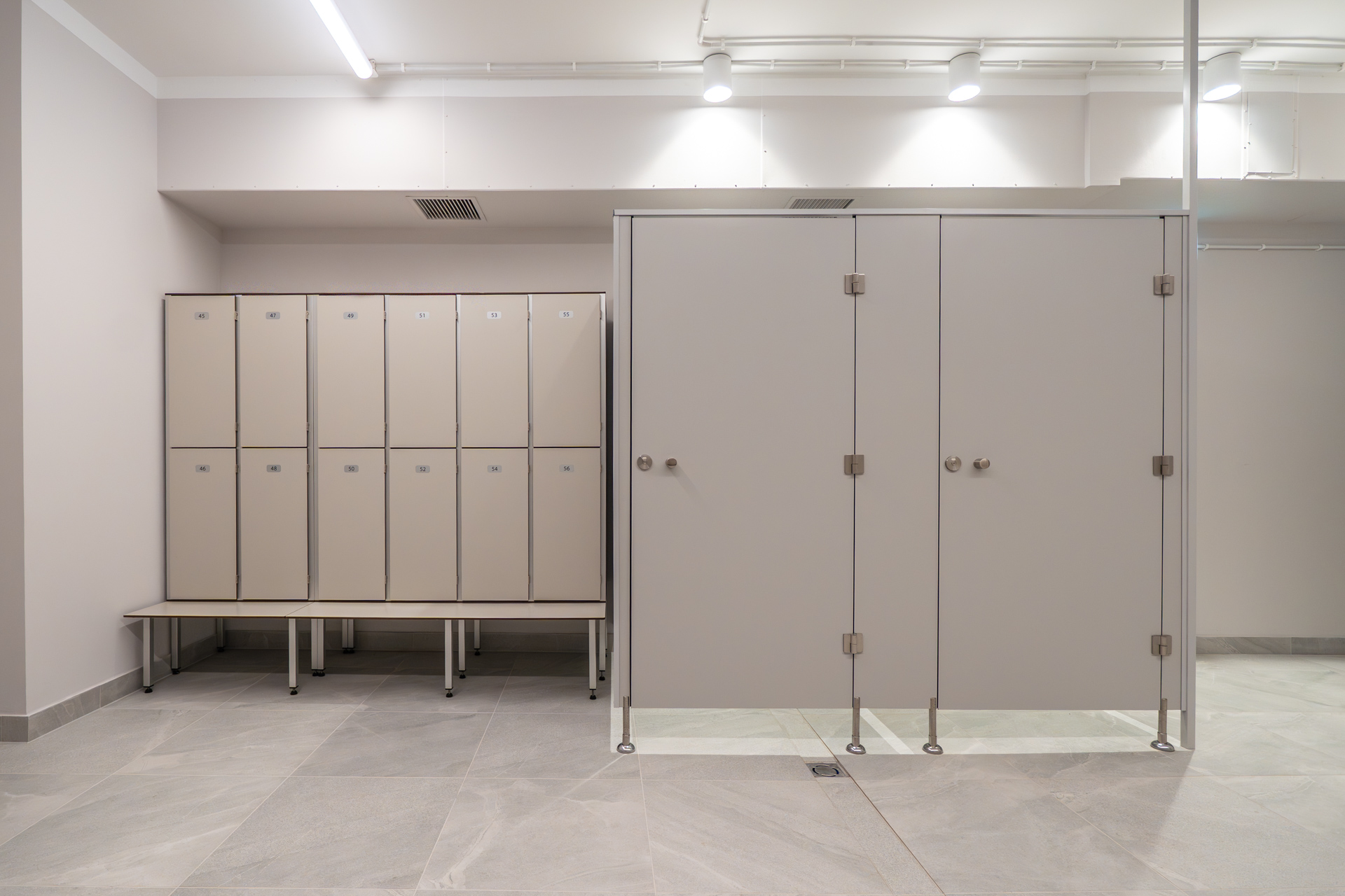 556461181_826856616531142_2284427428469959751_n Basen Grzybowska - recepcja